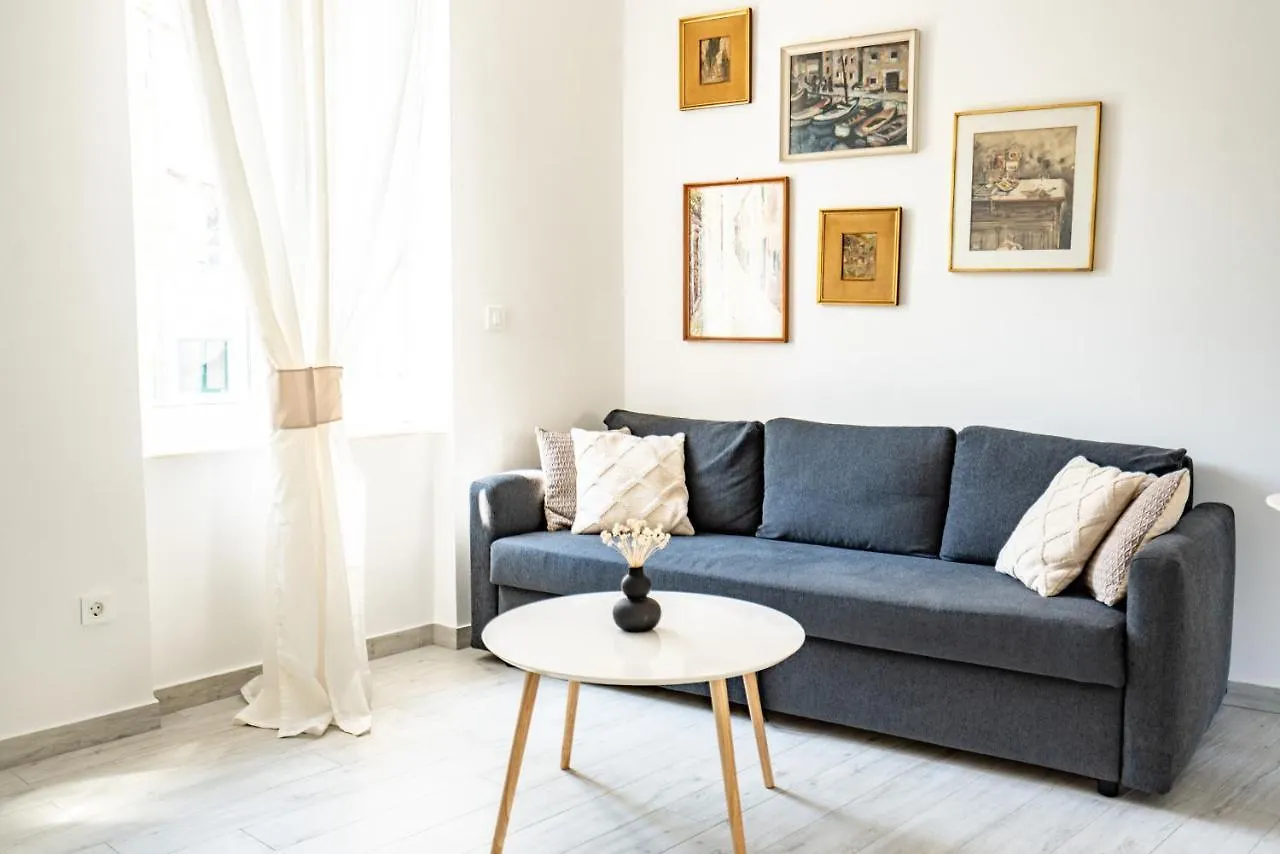 Valeria Louis Perfect Getaway - Great Location Split City Center