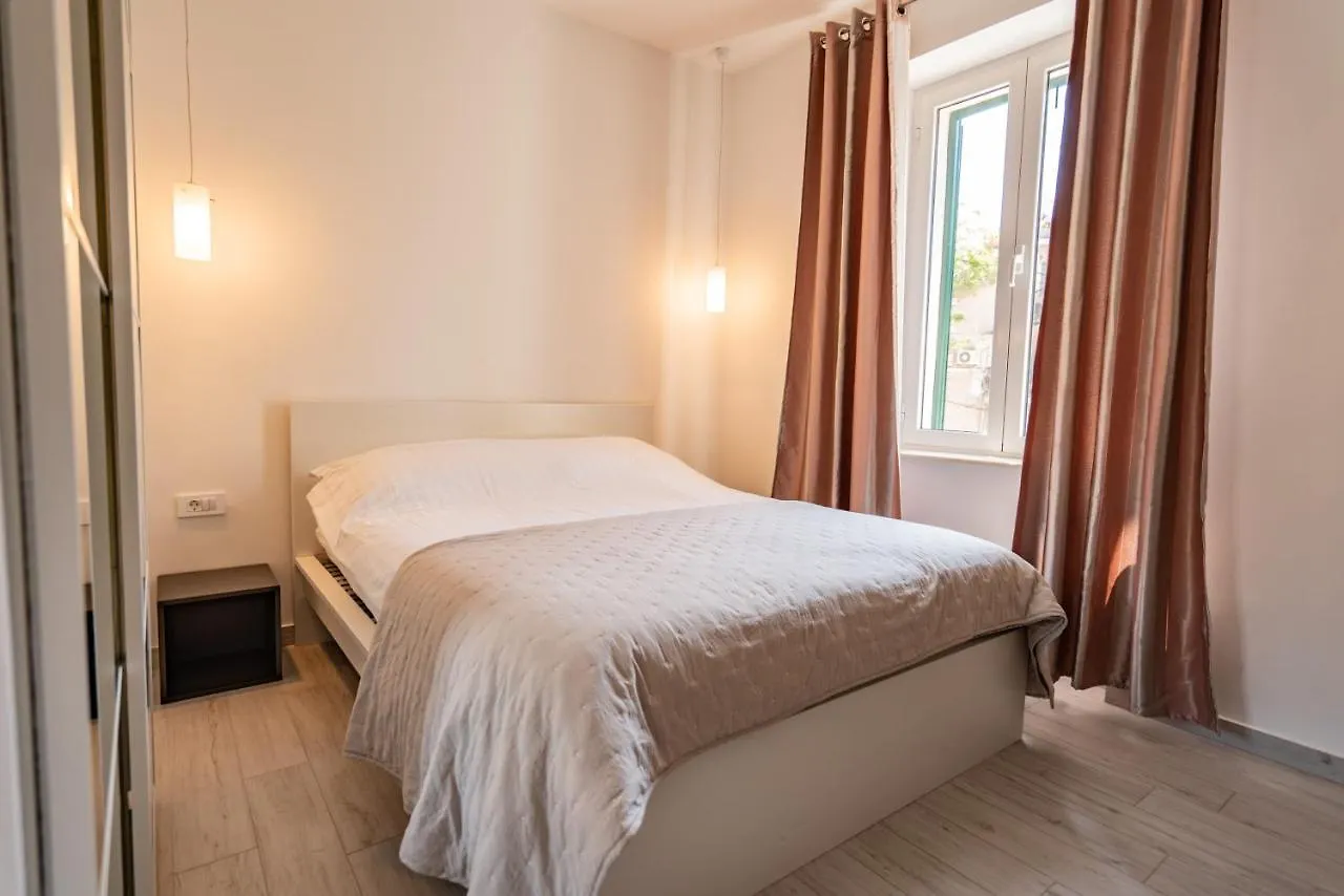 Valeria Louis Perfect Getaway - Great Location Split City Center Croazia